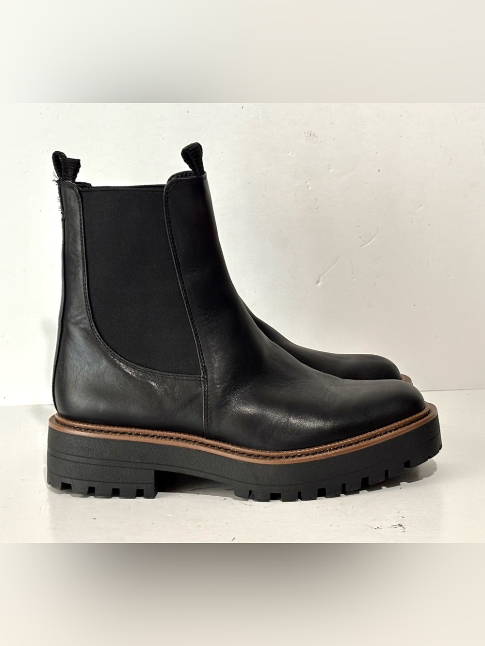 Sam Edelman Laguna Chelsea Boots Womens 7 M Waterproof Pull On Leather Black EUC